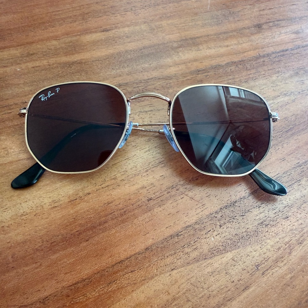 Ray-Ban Polarized Gold Frame Sunglasses with Dark brown Lenses